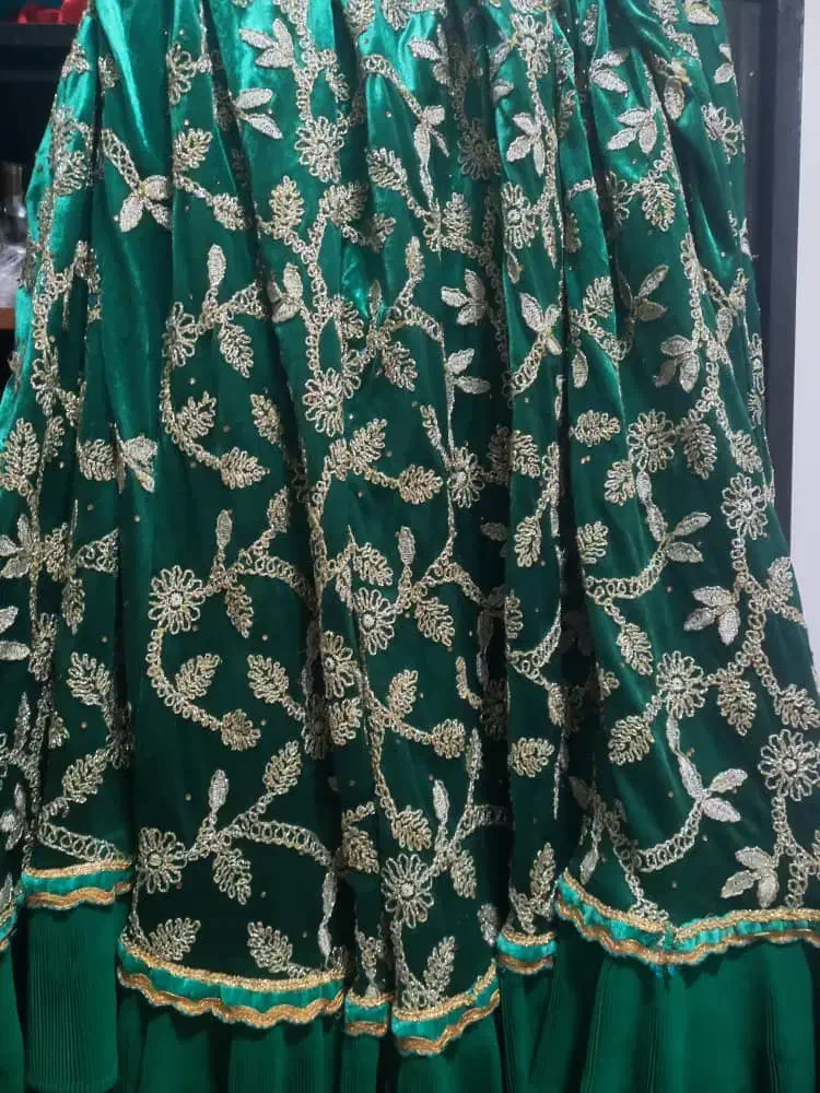 یک دست لباس محلی مخمل نو|لباس|یاسوج, |دیوار