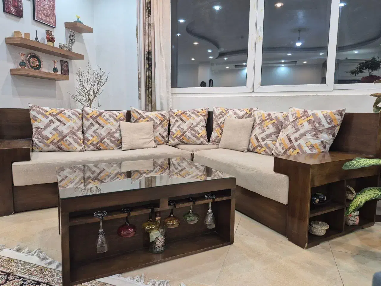 فروش دو دست مبلمان ۹ نفره و میز تلوزیون|مبلمان خانگی و میز عسلی|زاهدان, |دیوار