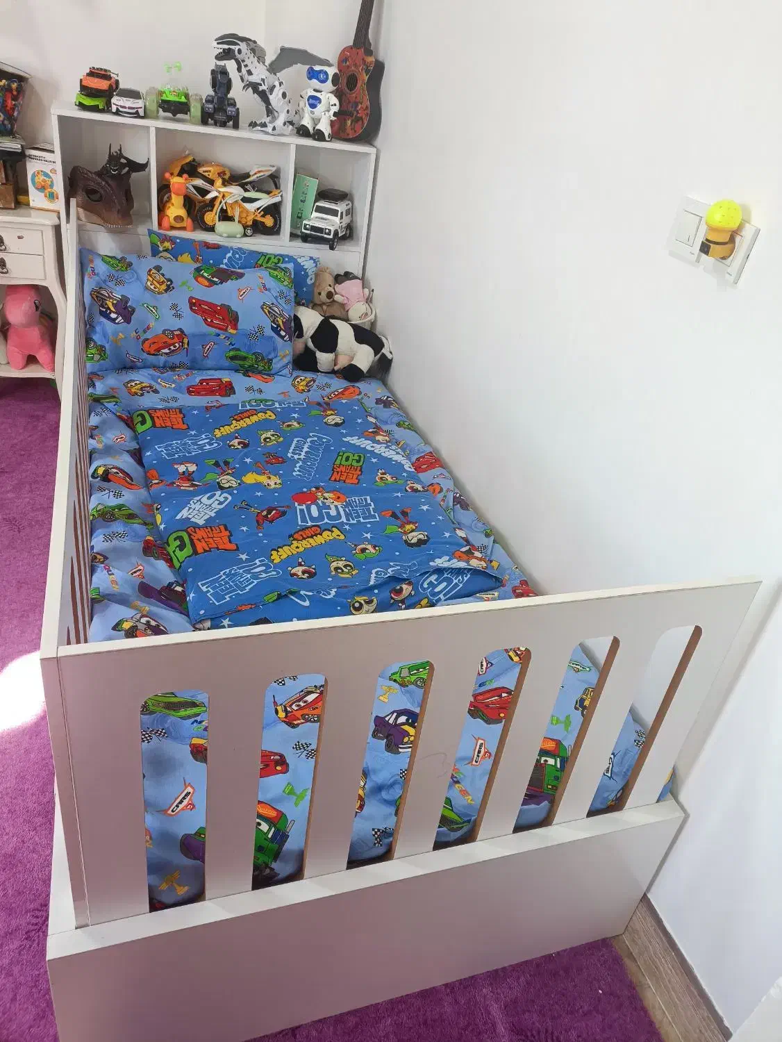 تخت نوجوان در حد نو|تخت و سرویس خواب|گلوگاه, |دیوار