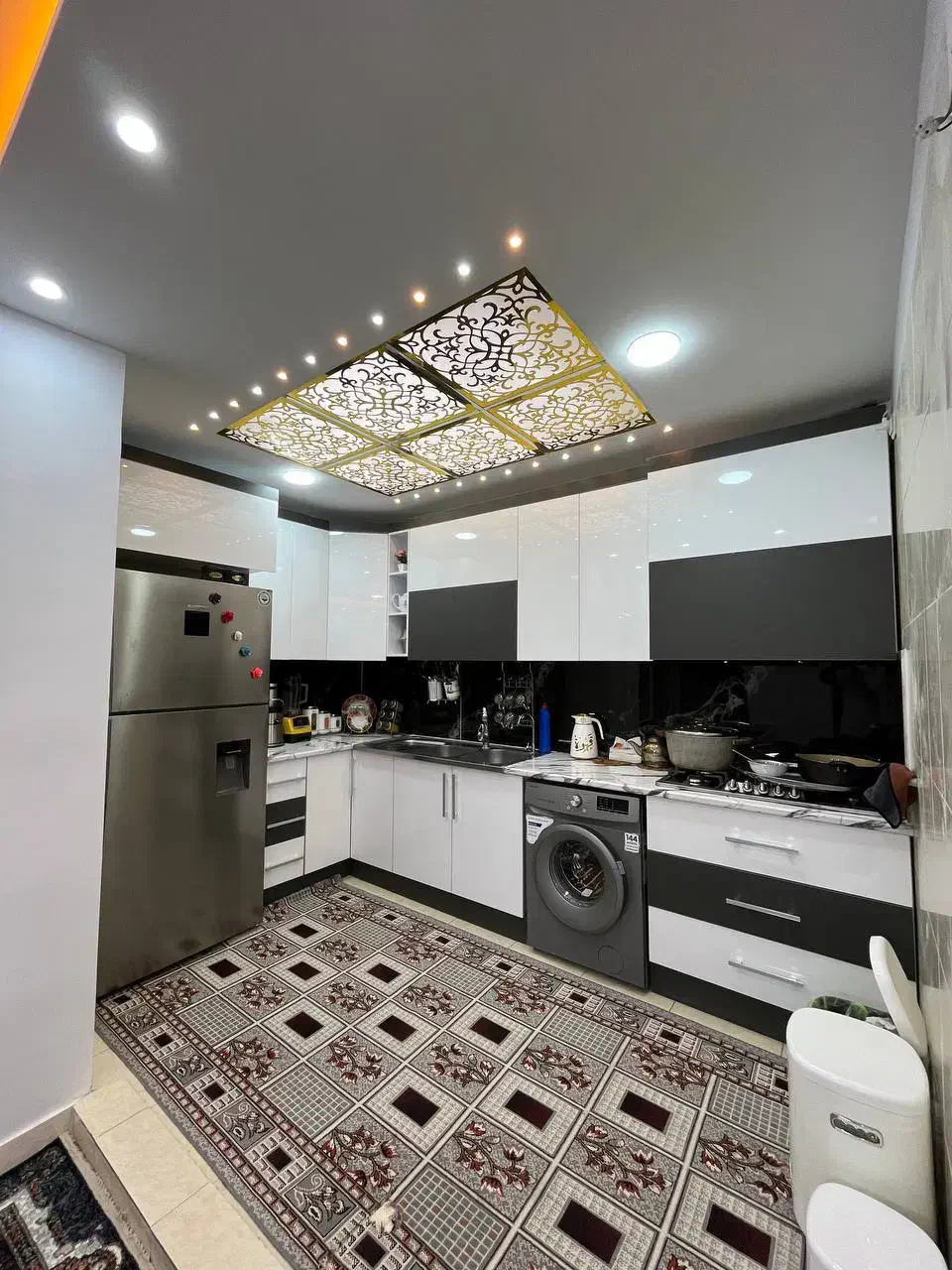 ۸۰ متری برند حافظ / سند تک برگ / خوش نقشه|فروش آپارتمان|قم, پردیسان|دیوار