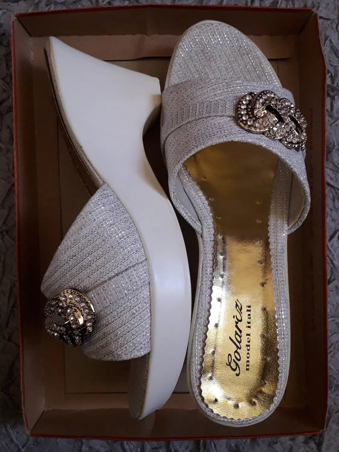 فروش تعدادی کفش، صندل و کیف نو|کیف، کفش، کمربند|صدرا-فارس, فاز ۱|دیوار