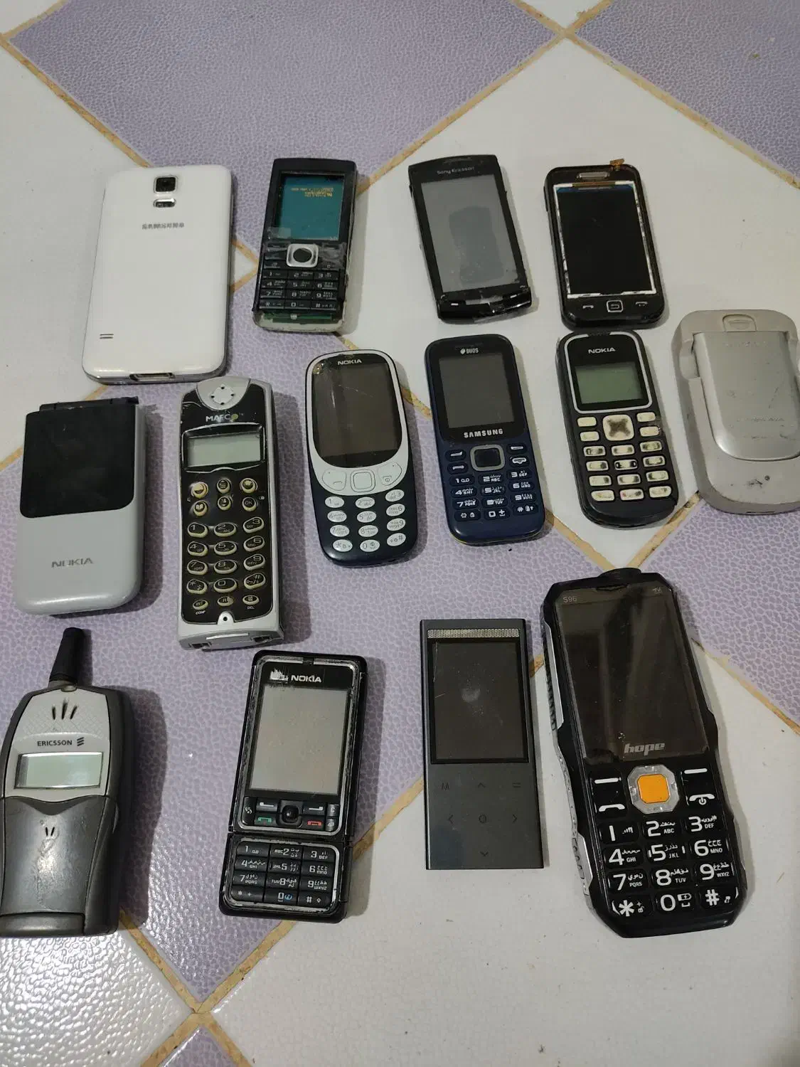 گوشی مبایل نوکیا سونی اریکسون سامسونگ ساده|موبایل|کبودرآهنگ, |دیوار