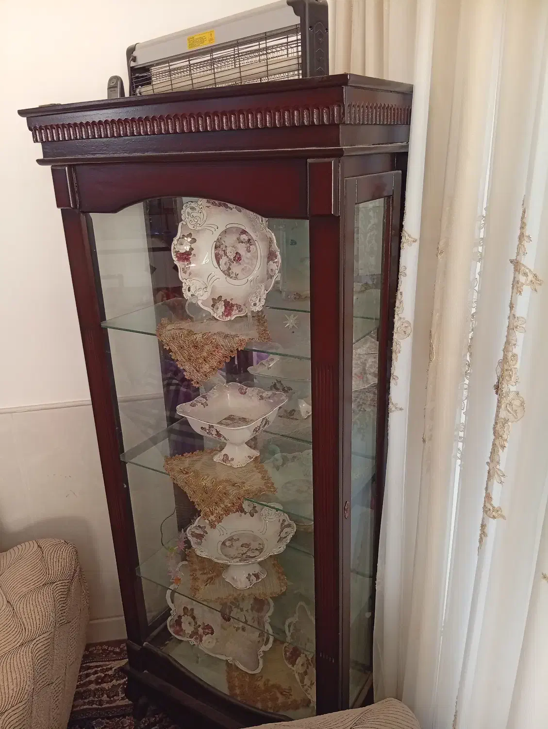 بوفه چوبی سالم سالم|بوفه، ویترین، کنسول|میبد, |دیوار