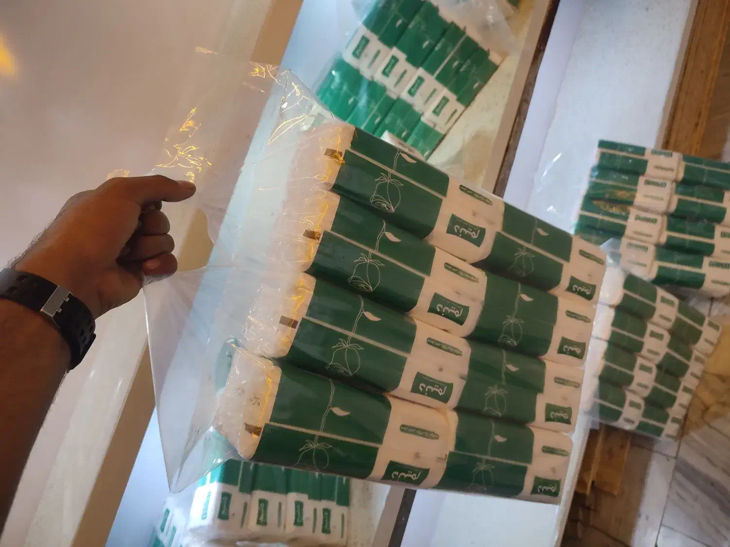 پخش دستمال کاغذی تکی به قیمت عمده|مواد شوینده و دستمال کاغذی|اراک, |دیوار