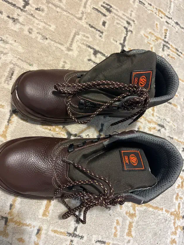 کفش کار برند ارک|کیف، کفش، کمربند|رشت, رشتیان|دیوار