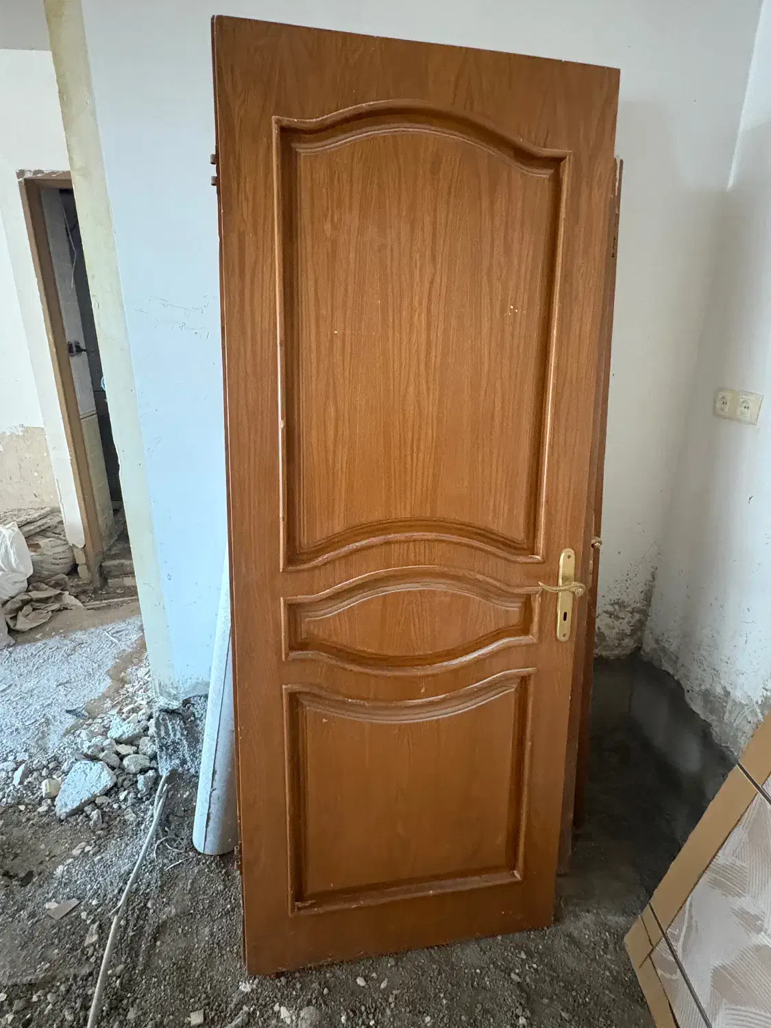 درب چوبی سالم|مصالح و تجهیزات ساختمان|مشهد, فرهنگ|دیوار