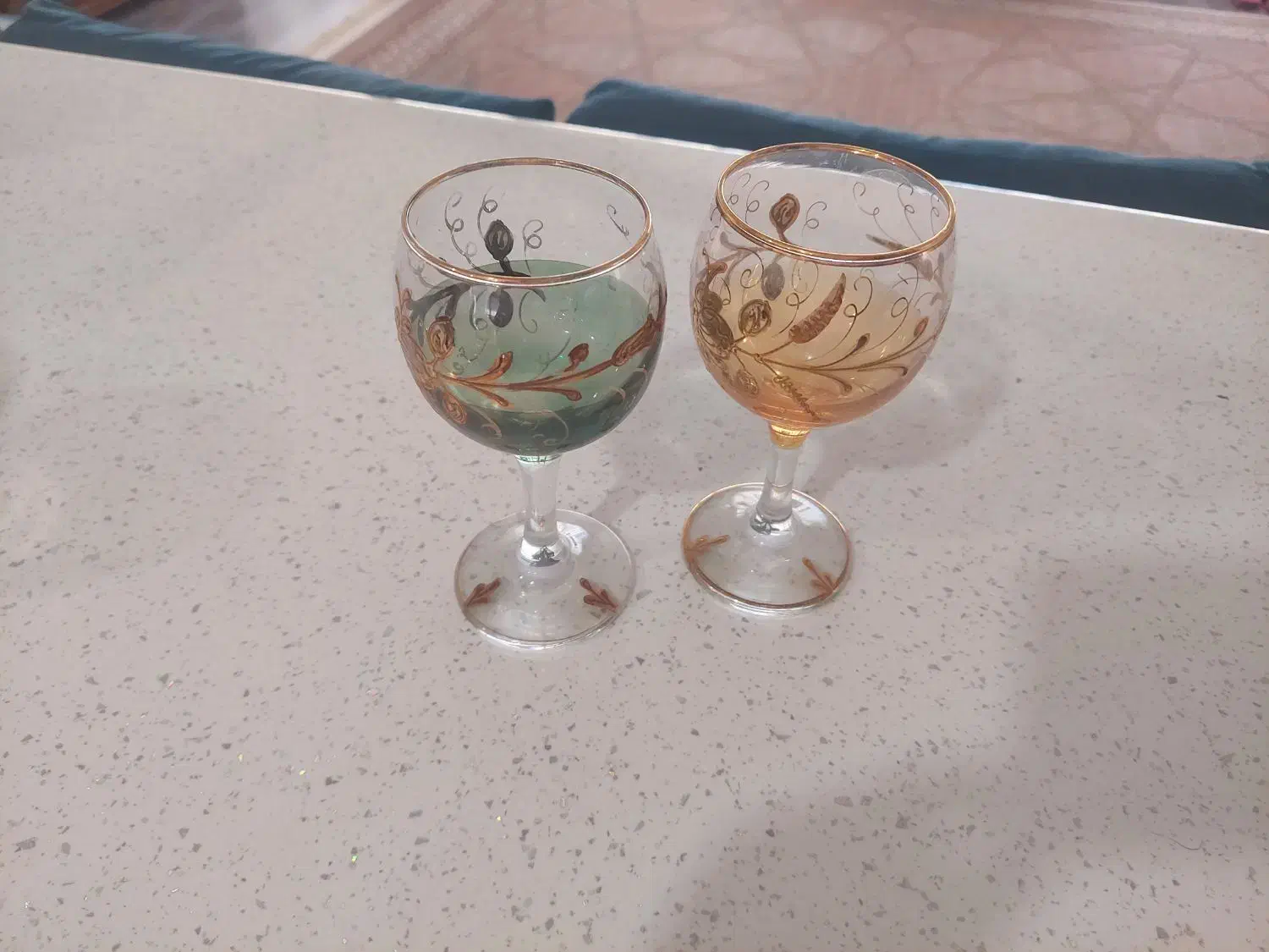 تعدادی جام وبستنی خوری|ظروف سرو و پذیرایی|شیراز, انجیره|دیوار