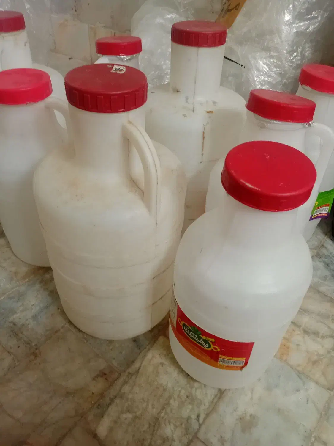 دبه|ظروف نگهدارنده، پلاستیکی، یک‌بارمصرف|میبد, |دیوار