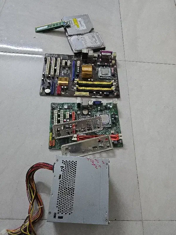 قطعات کامپیوتر|قطعات و لوازم جانبی رایانه|اصفهان, زاجان|دیوار