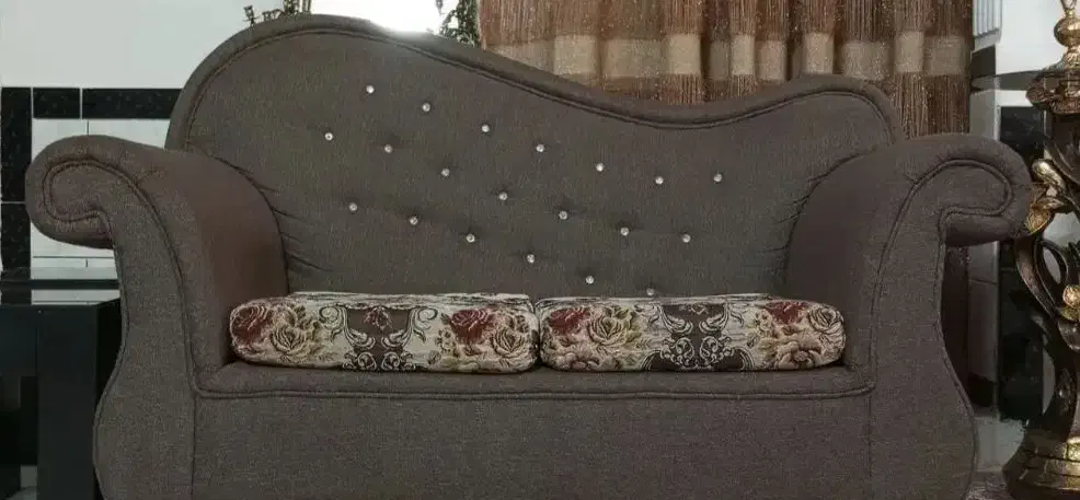 مبل 7 نفره راحتی|مبلمان خانگی و میز عسلی|تربت‌حیدریه, فردوسی جنوبی|دیوار