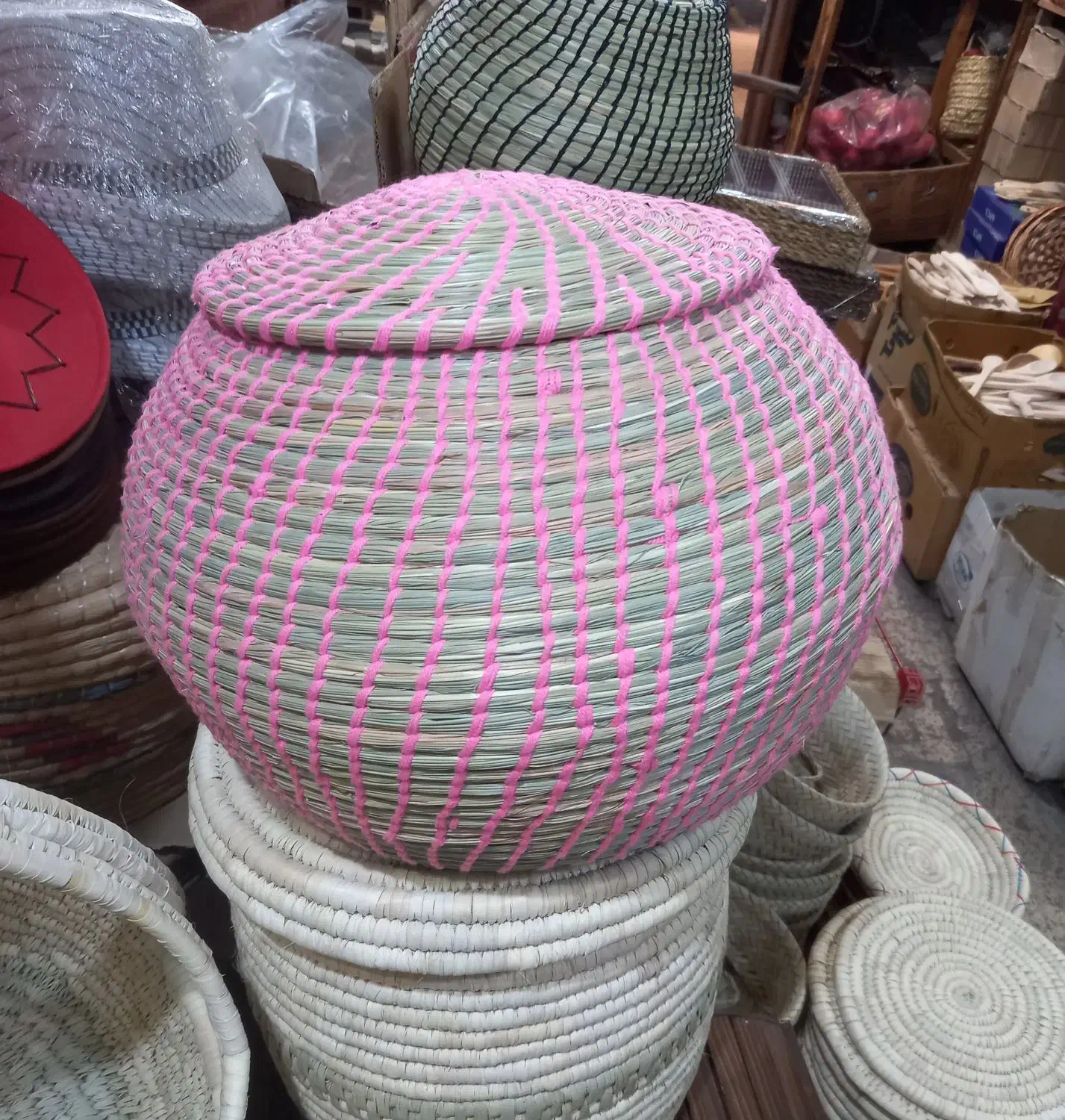 جای برنجی و جای لوازم خرمایی و سبد پیک‌نیک خرمایی|صنایع دستی و سایر لوازم تزئینی|رشت, پیرسرا|دیوار