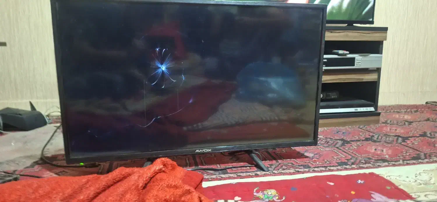 تلویزوین ۳۲ اوکس پنل شکسته|تلویزیون و پروژکتور|وحیدیه, |دیوار