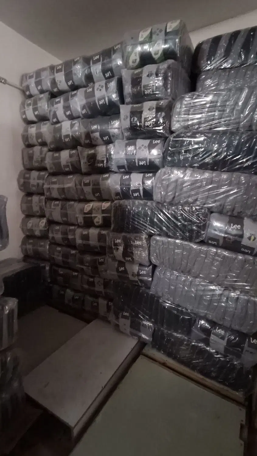 فروش عمده جوراب|لباس|رشت, سعدی (تختی)|دیوار