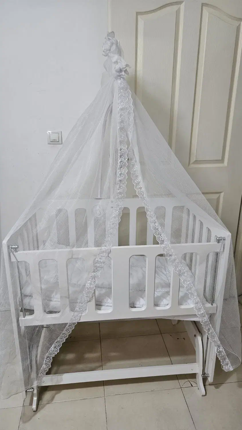 تخت کنارمادر|تخت و صندلی بچه|شیراز, فرهنگ شهر|دیوار