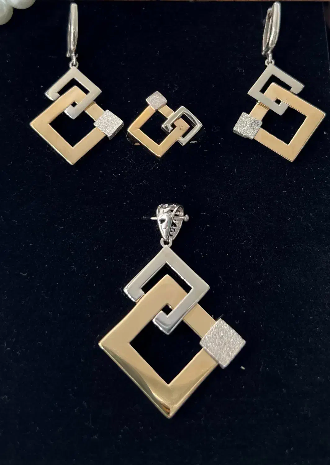 طلا نیم ست درحد کاملا نو|جواهرات|بندرعباس, |دیوار