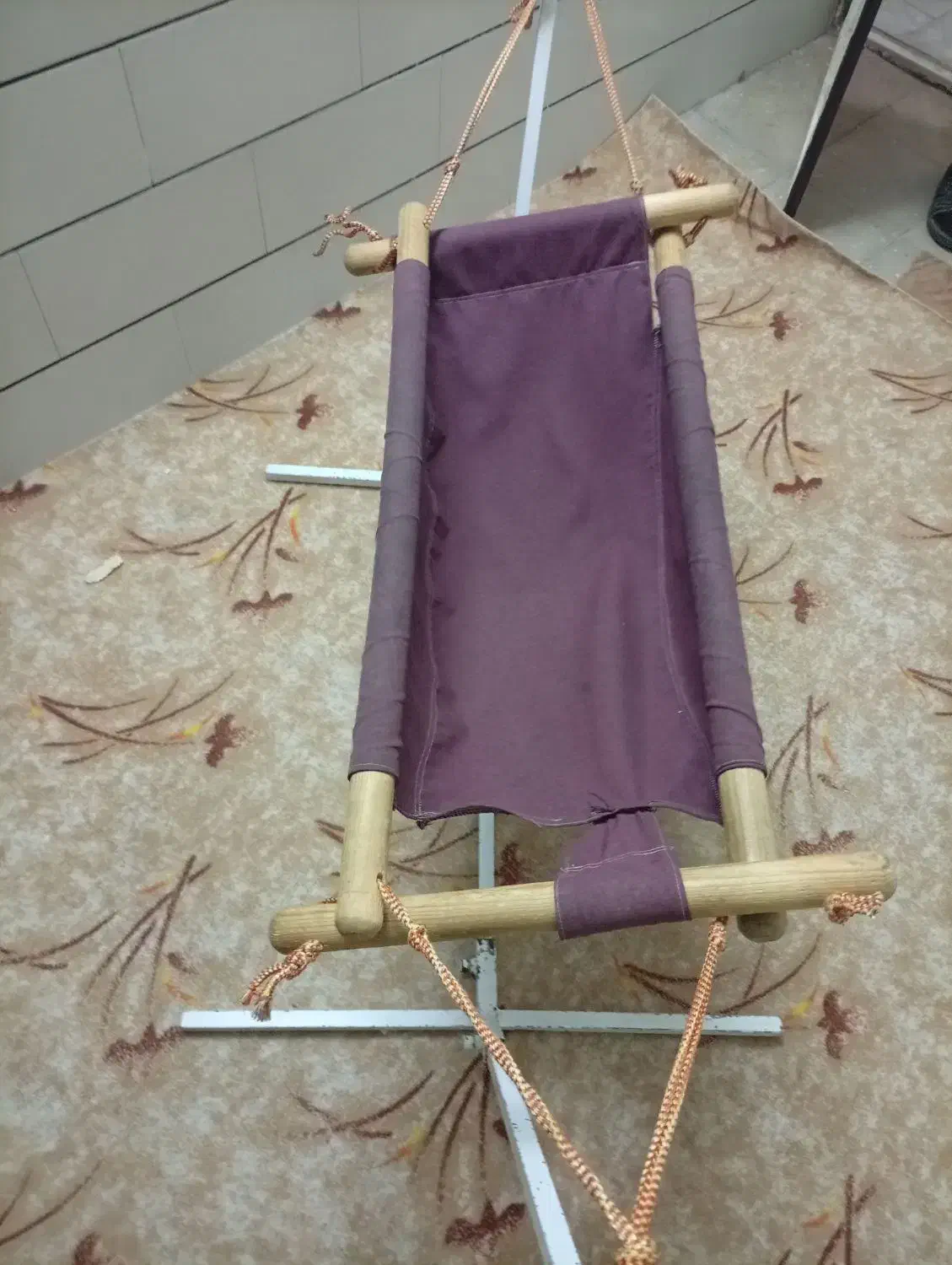 گهواره کودک|تخت و صندلی بچه|کاشان, باغ ماجد|دیوار