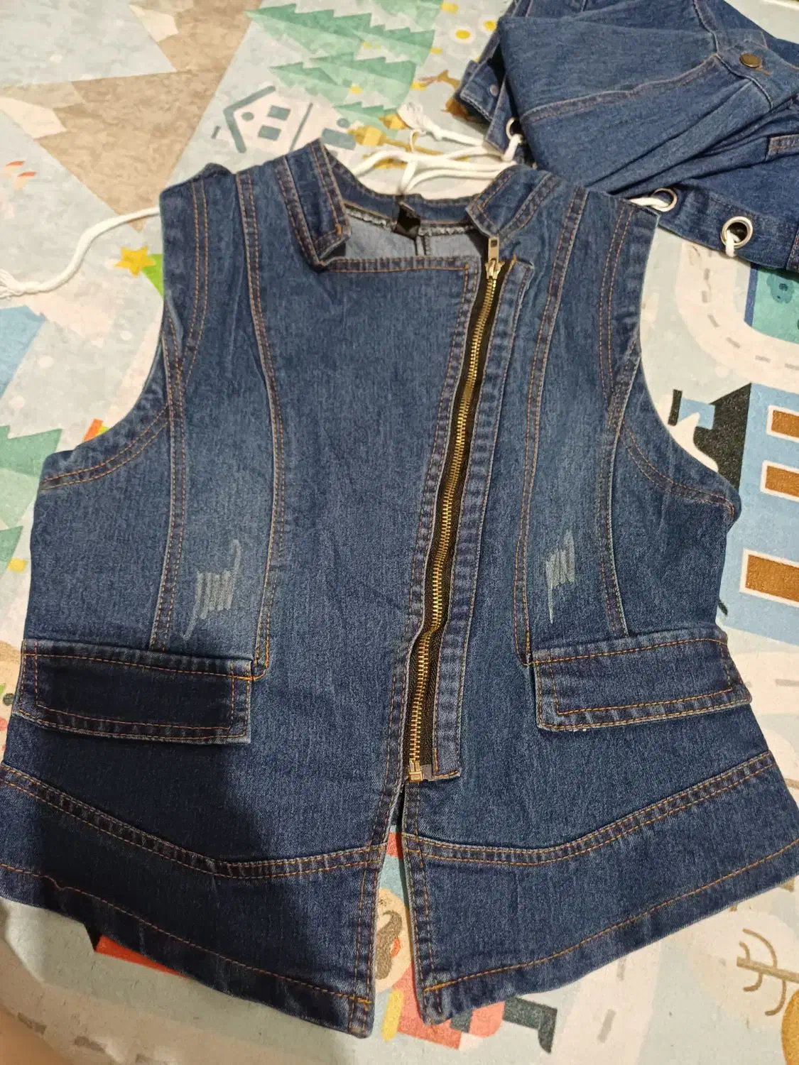 جین وکتان|لباس|آمل, |دیوار