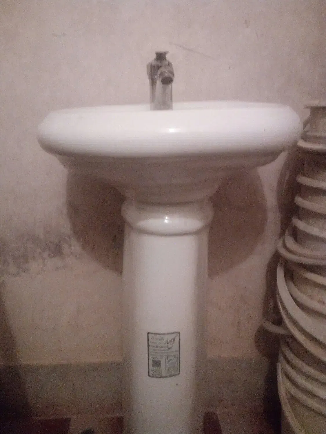 روشویی همراه لوازم کامل|لوازم سرویس بهداشتی|خمینی‌شهر, |دیوار