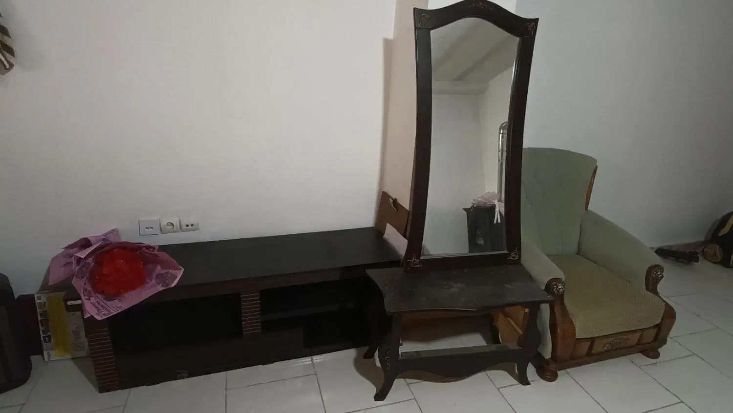 مبل و آینه و کمد آرایش|مبلمان خانگی و میز عسلی|صباشهر, |دیوار