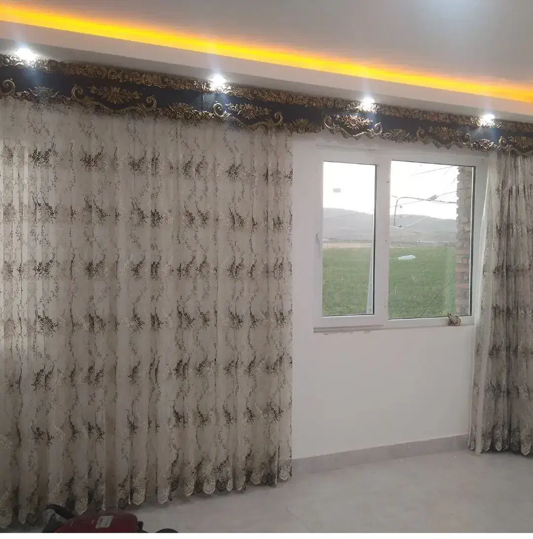 ساختمان دو طبقه ورودی جدا|فروش خانه و ویلا|شاهین دژ, |دیوار