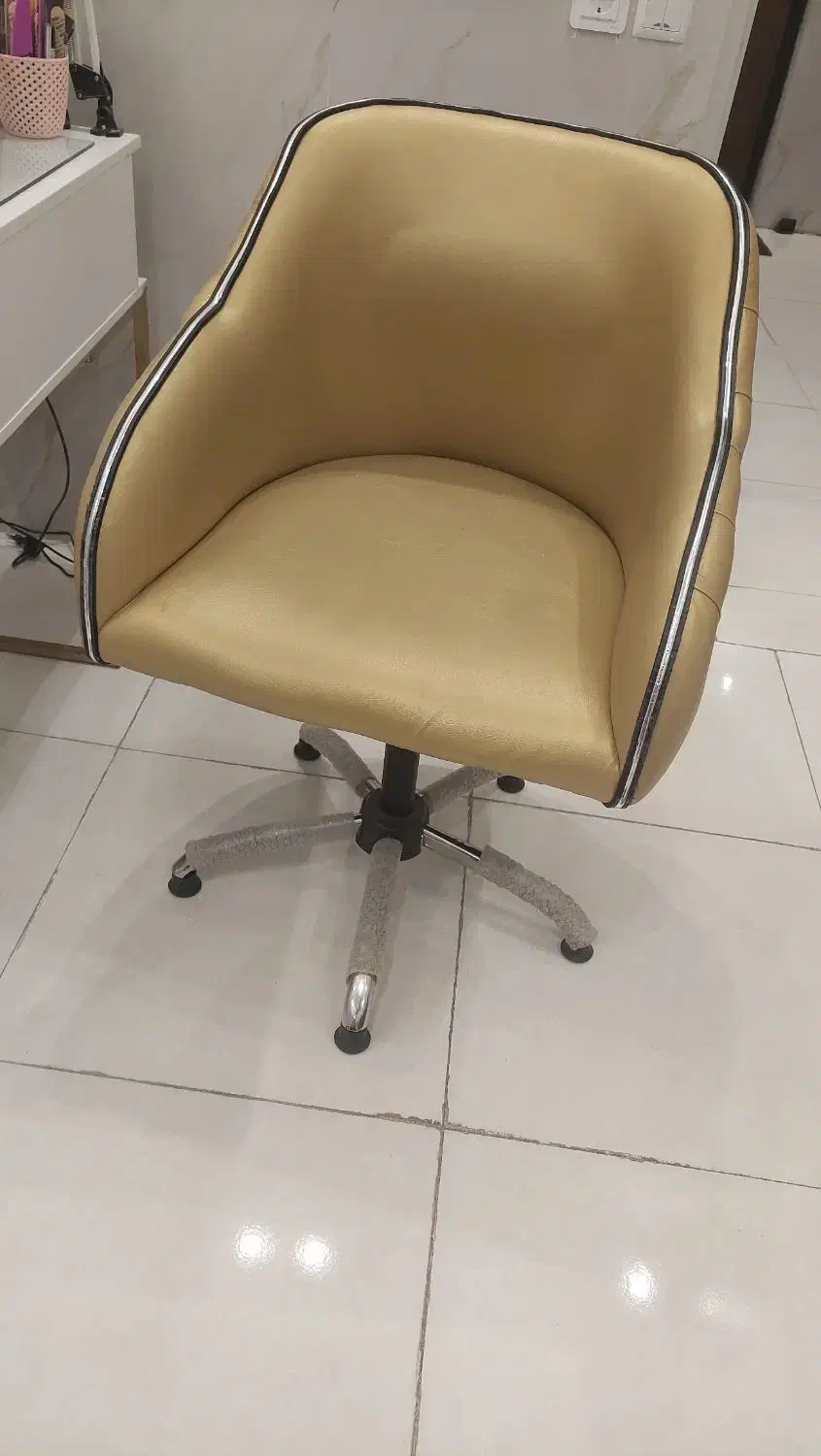 صندلی ارایشگاه|آرایشگاه و سالنهای زیبایی|اردبیل, |دیوار