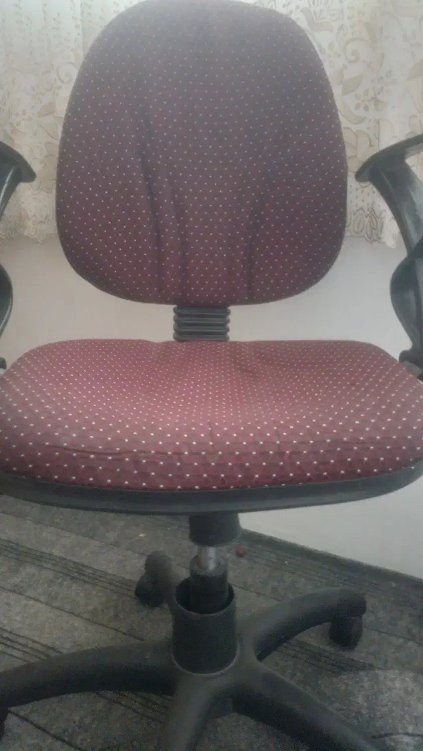 صندلی گردان|صندلی و نیمکت|تربتحیدریه, پائین ولایت|دیوار