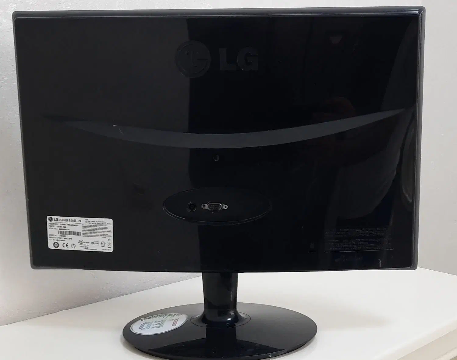 مانیتور LG Flatron E1940s|قطعات و لوازم جانبی رایانه|قم, شاه سید علی|دیوار