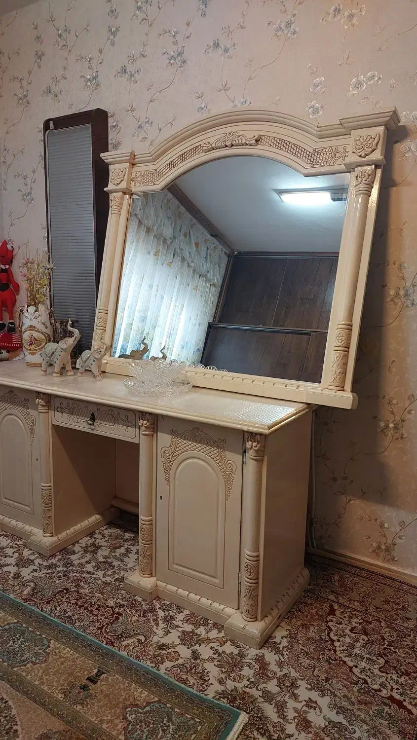 آینه و کنسول|بوفه، ویترین، کنسول|پرند, فاز ۶|دیوار