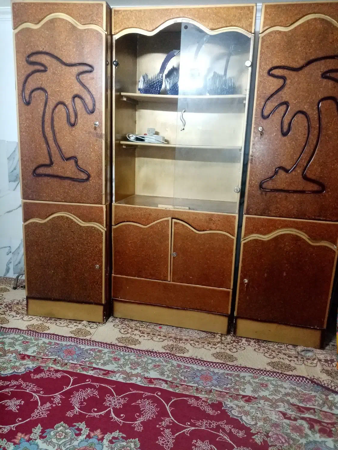 کمد سه تیکه|بوفه، ویترین، کنسول|یزد, |دیوار