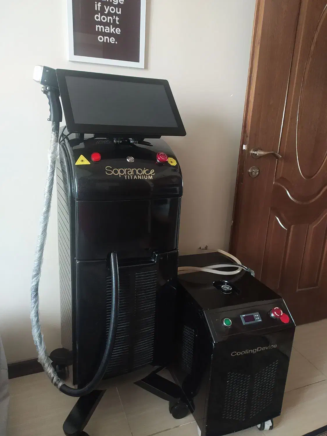 فروش فوری دستگاه لیزر تیتانیوم|آرایشی، بهداشتی، درمانی|کرج, فاز ۴ مهرشهر|دیوار