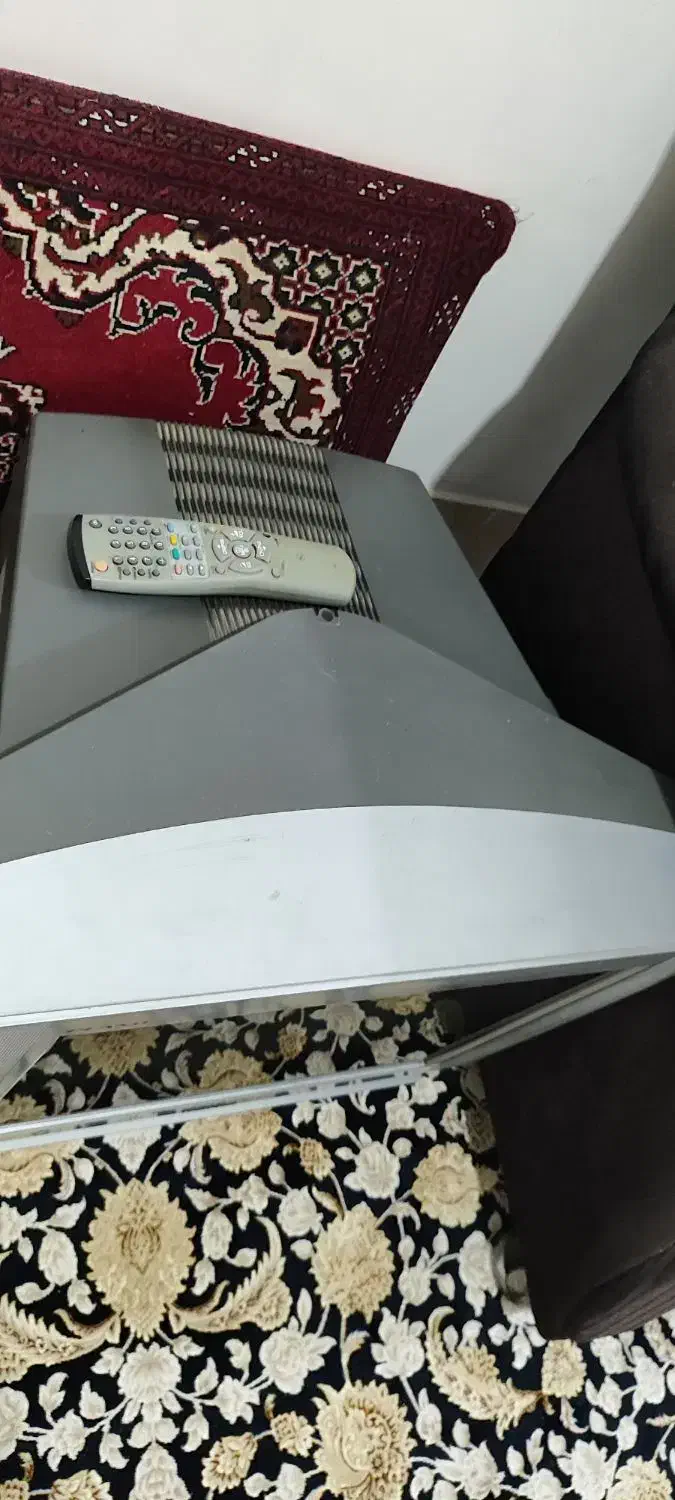 تلویزیون ۲۱ اینچ سامسونگ|تلویزیون و پروژکتور|قزوین, |دیوار