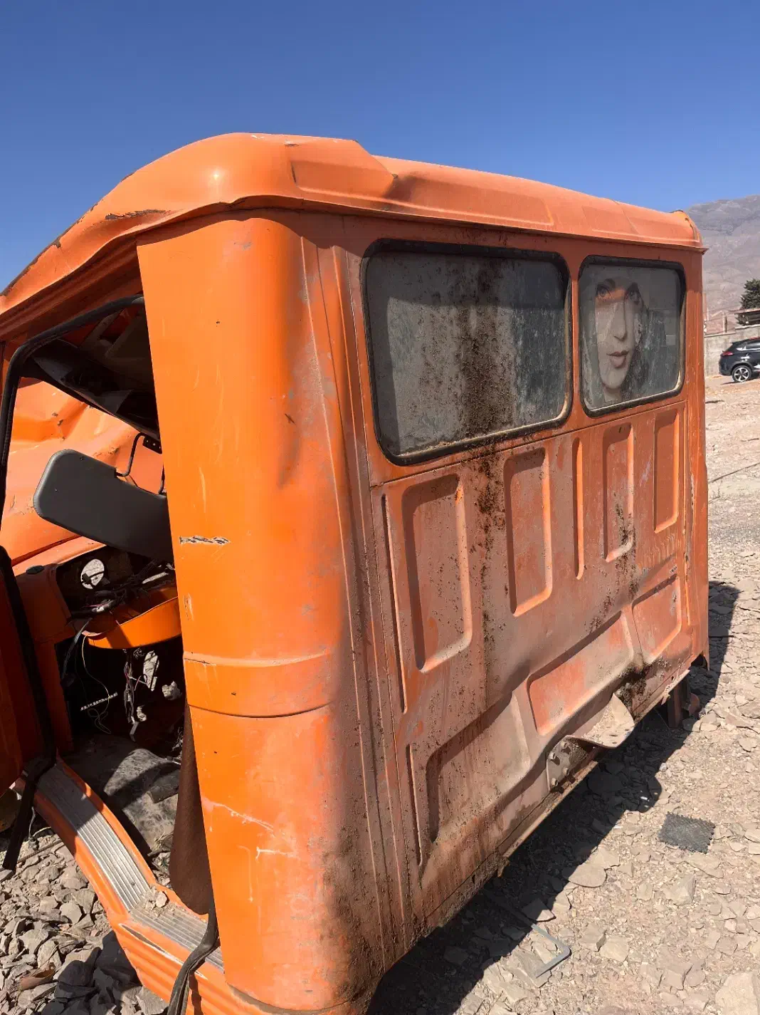 اتاق بنز فروشی|قطعات یدکی و لوازم جانبی|منجیل, |دیوار