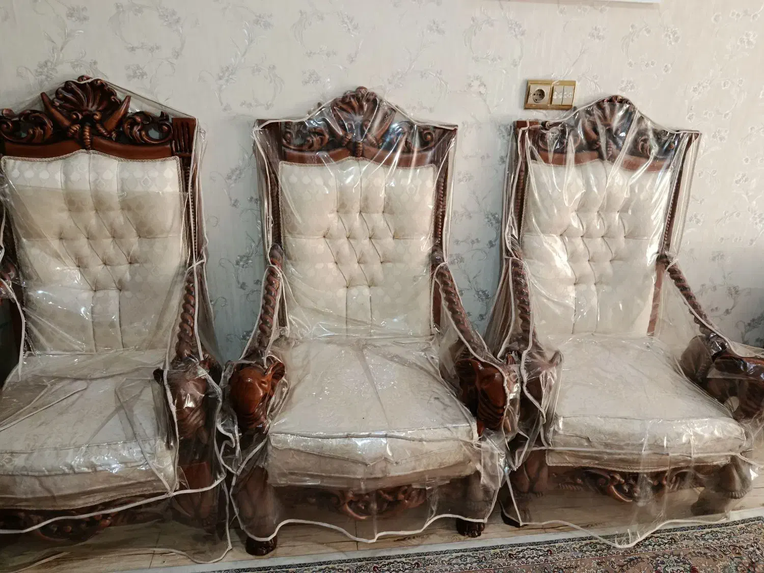 مبل سلطنتی|مبلمان خانگی و میز عسلی|شیراز, میانرود|دیوار