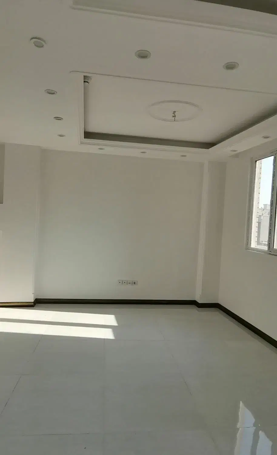 105 متر بر بلوار پاسدار گمنام تک واحدی