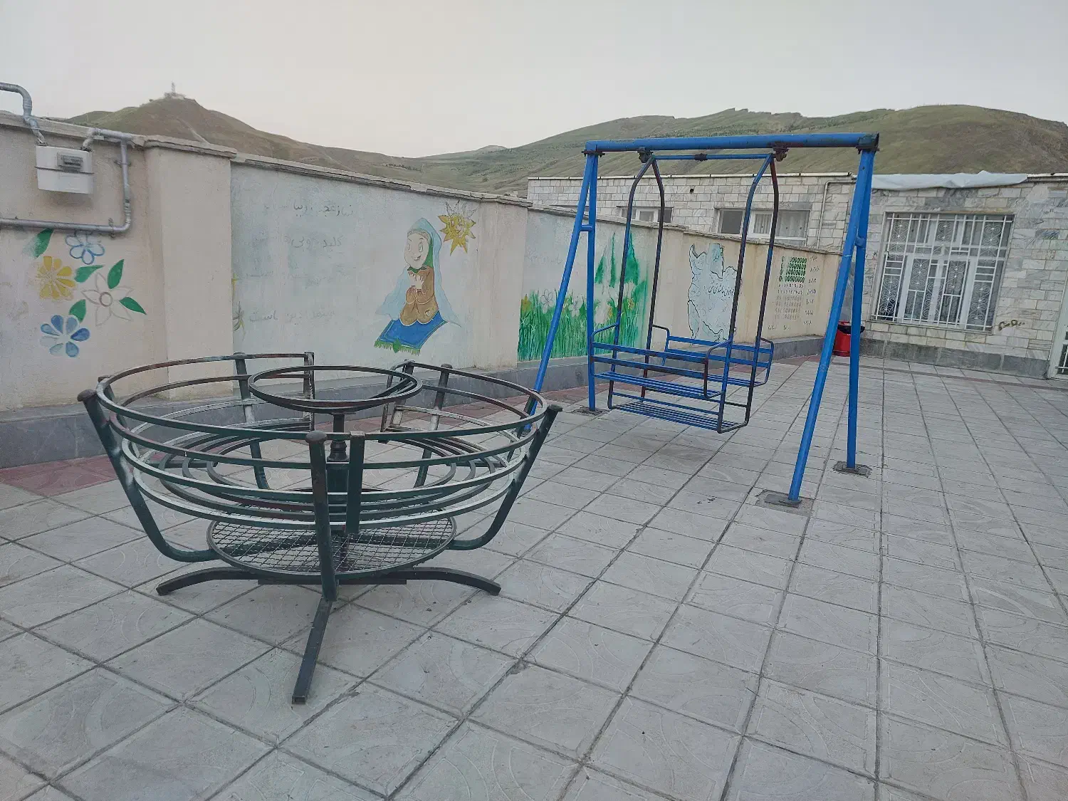 تاب و چرخونک فلزی، سالم و ایمن|اسباب‌‌بازی|اردبیل, |دیوار