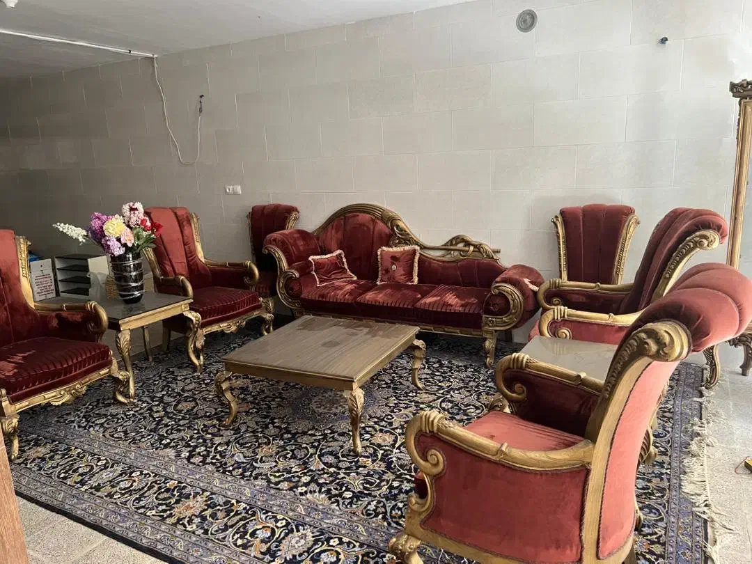 مبلهای زیبای چوب گردو بادوتامیزعسلی بزرگ ومیز|مبلمان خانگی و میز عسلی|خمینیشهر, |دیوار