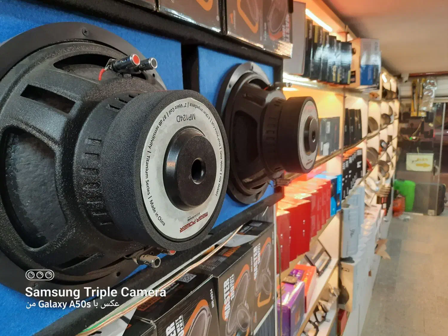 پخش وباندسیستم صوتی،دزدگیر ،شیشه دودی،روکش صندلی ،|خدمات موتور و ماشین|اصفهان, پروین|دیوار