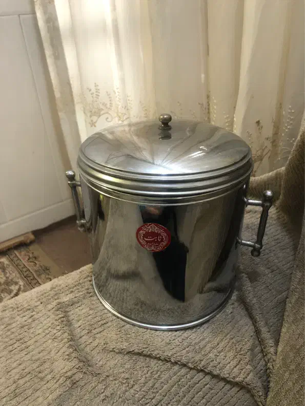 یخدان شامپاینی برنجی سالم|ظروف سرو و پذیرایی|قم, نیروگاه|دیوار