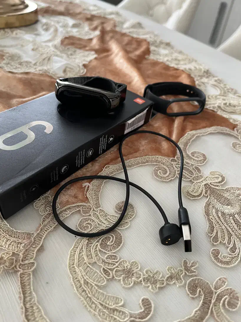 ساعت هوشمند|ساعت|هشتگرد, هشتگرد قدیم|دیوار