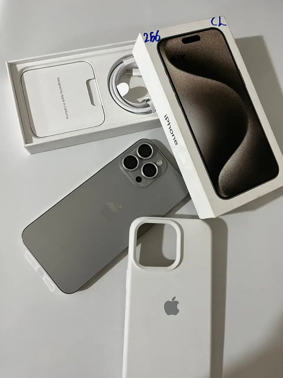 آیفون ۱۵ پرومکس|موبایل|بروجن, |دیوار