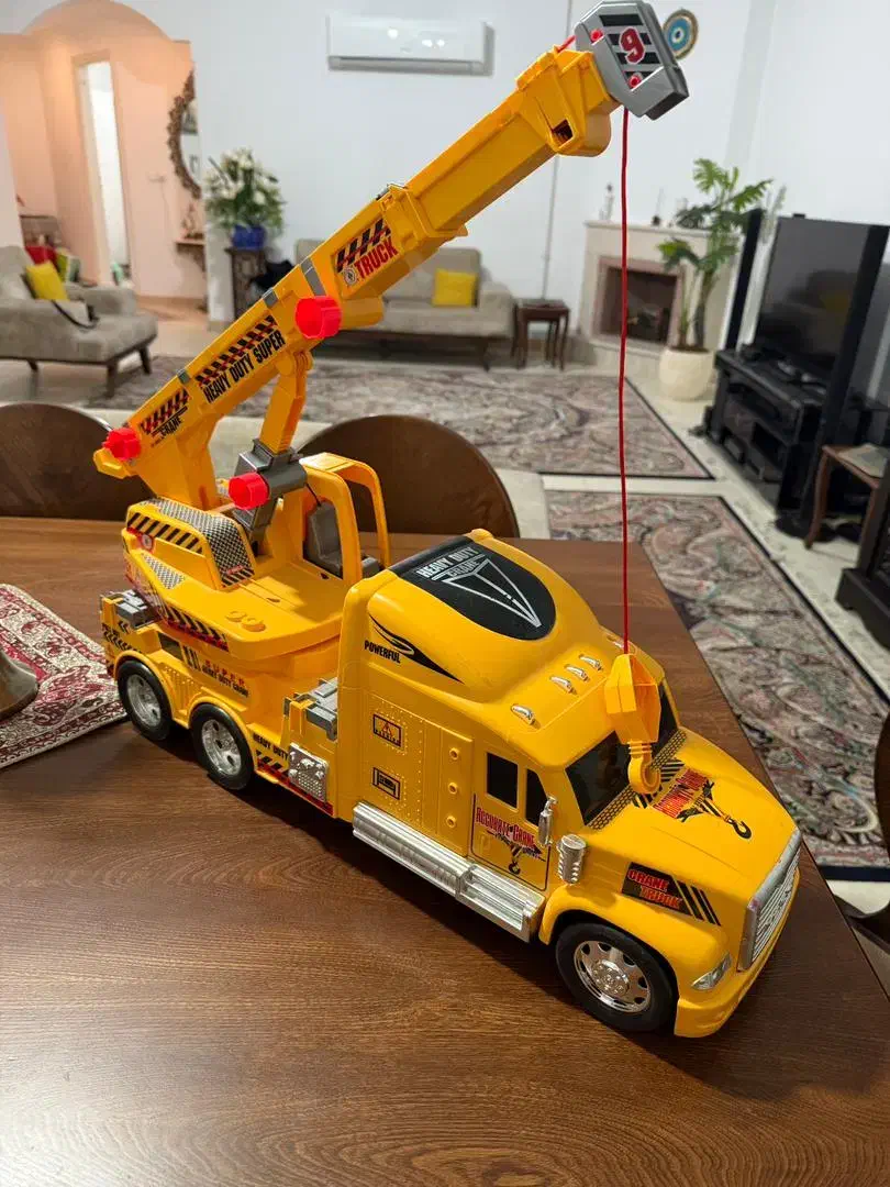 ماشین جرثقیل|اسباب‌‌بازی|بابل, |دیوار