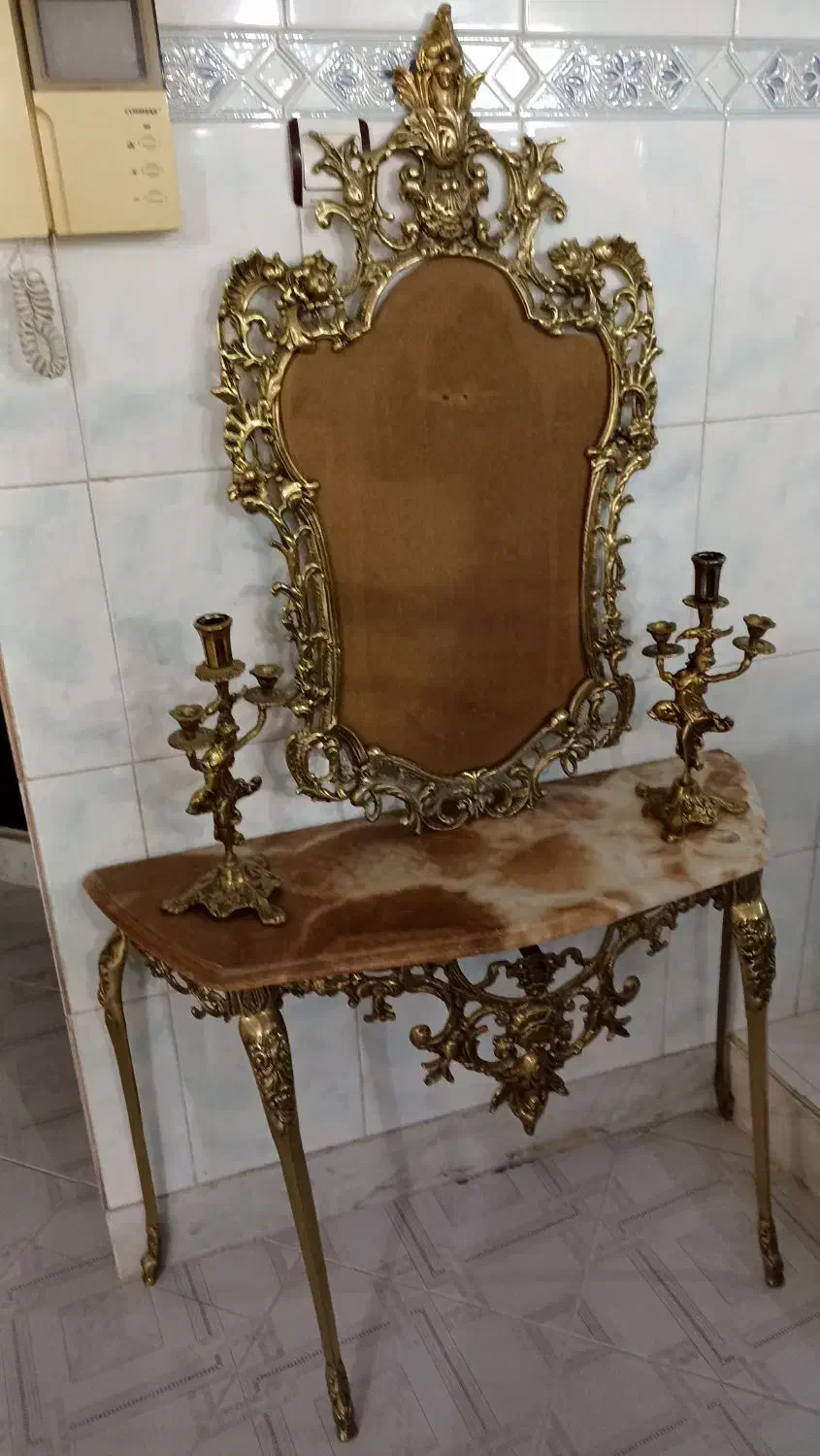 آیینه شمعدان و کنسول آنتیک قدیمی|بوفه، ویترین، کنسول|اصفهان, قلعه طبره|دیوار