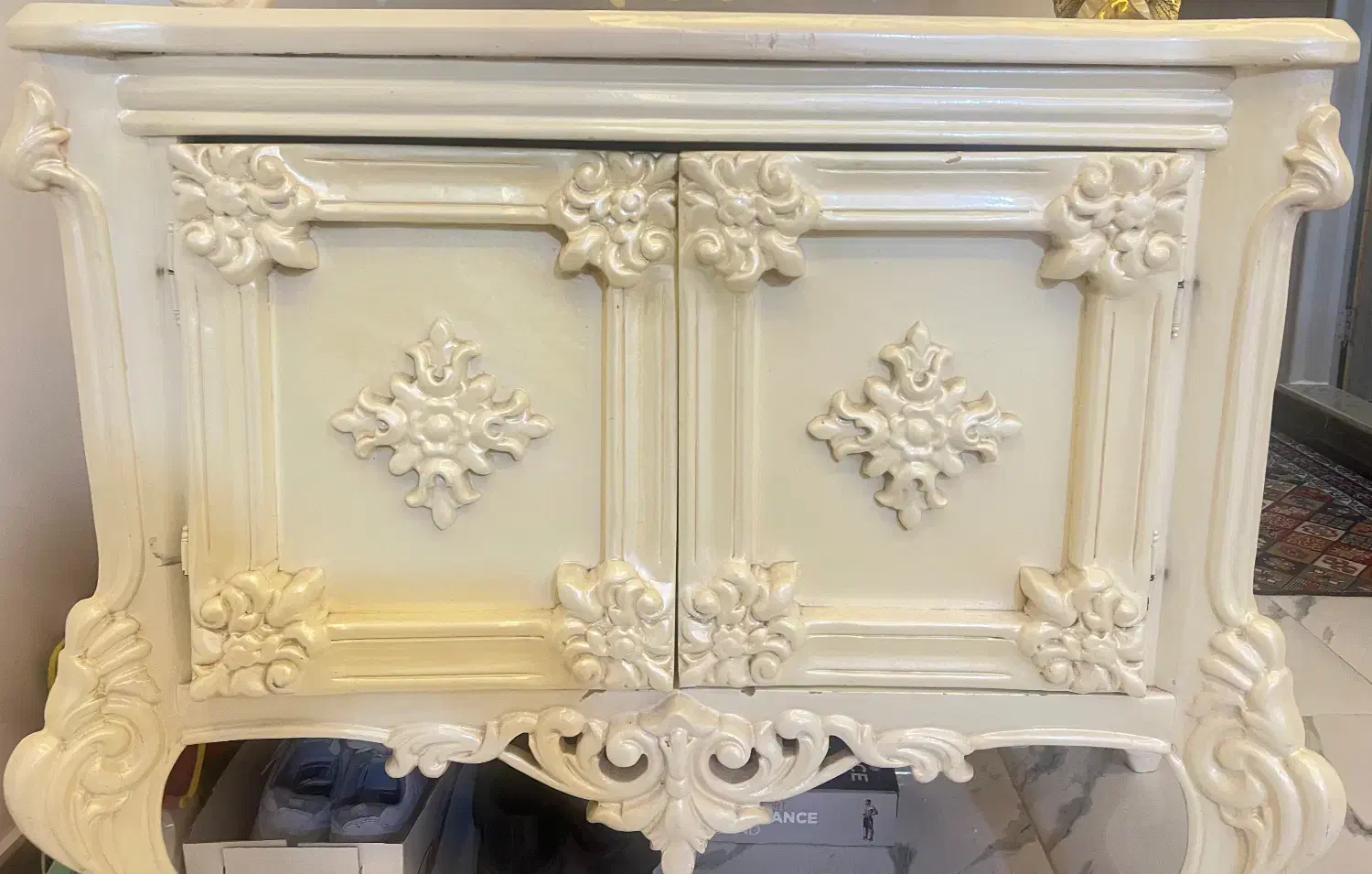 آینه کنسول کاملا سالم|بوفه، ویترین، کنسول|رشت, دیانتی|دیوار