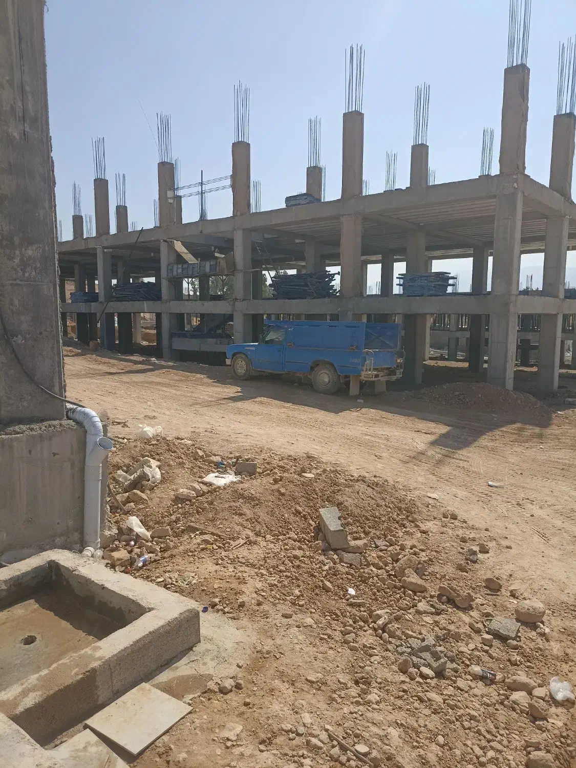 نیازمند کارگر ارماتور وقالبنددرشهرشیراز|استخدام معماری، عمران و ساختمانی|فارسان, |دیوار
