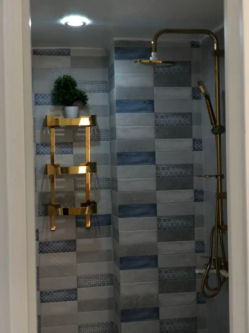 کاشی کاری و سرامیک کاری حرفه ای با قیمت مناسب|خدمات پیشه و مهارت|تهران, ستارخان|دیوار