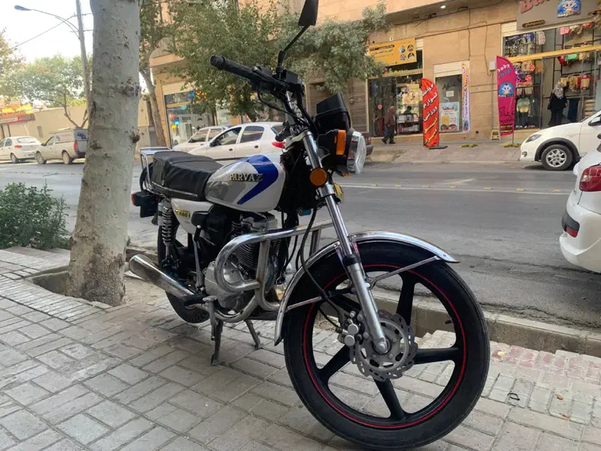 موتور پرواز ۲۰۰ مدل ۱۴۰۲. بسیار سالم|موتورسیکلت|ملایر, |دیوار