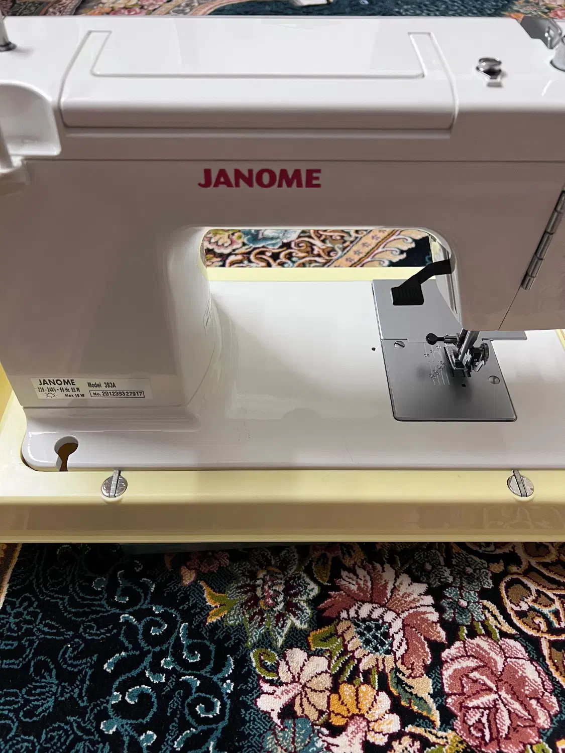 چرخ خیاطی ژانومه|چرخ خیاطی و ریسندگی|یزد, |دیوار