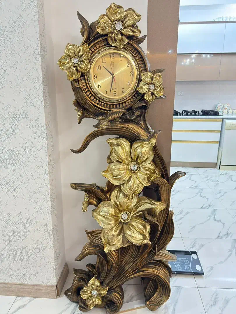 ساعت قدی تزئینی|ساعت دیواری و تزئینی|شبستر, |دیوار