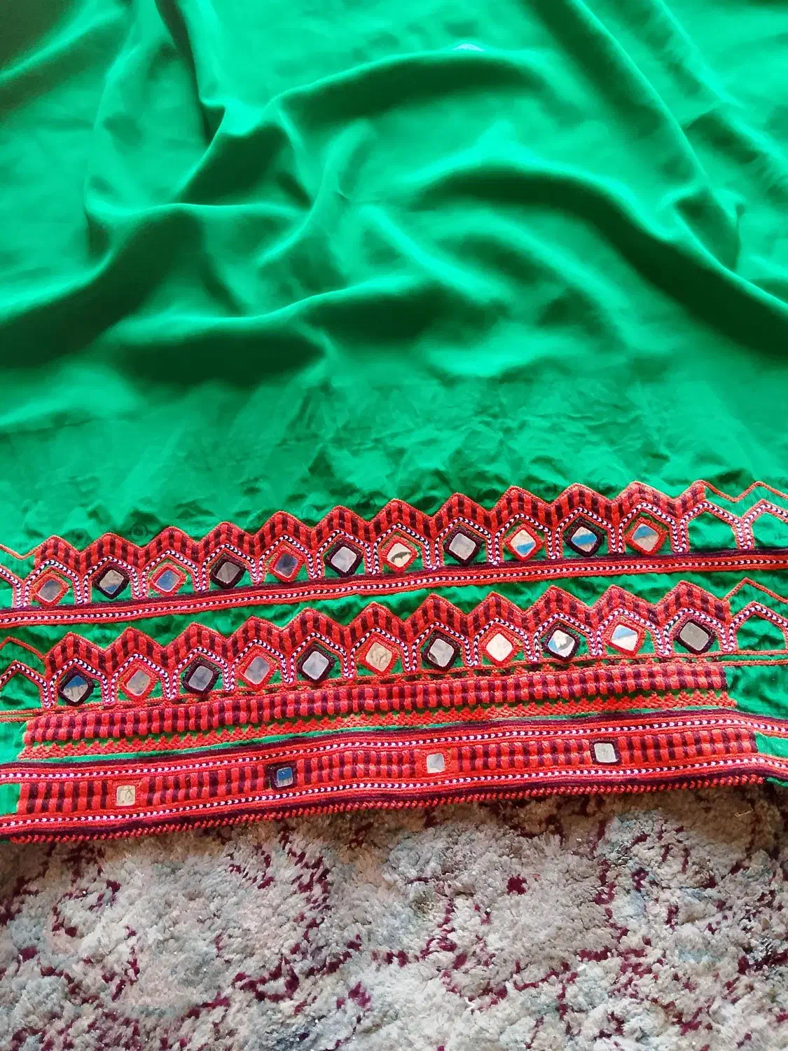 دوزندم|لباس|ایرانشهر, |دیوار