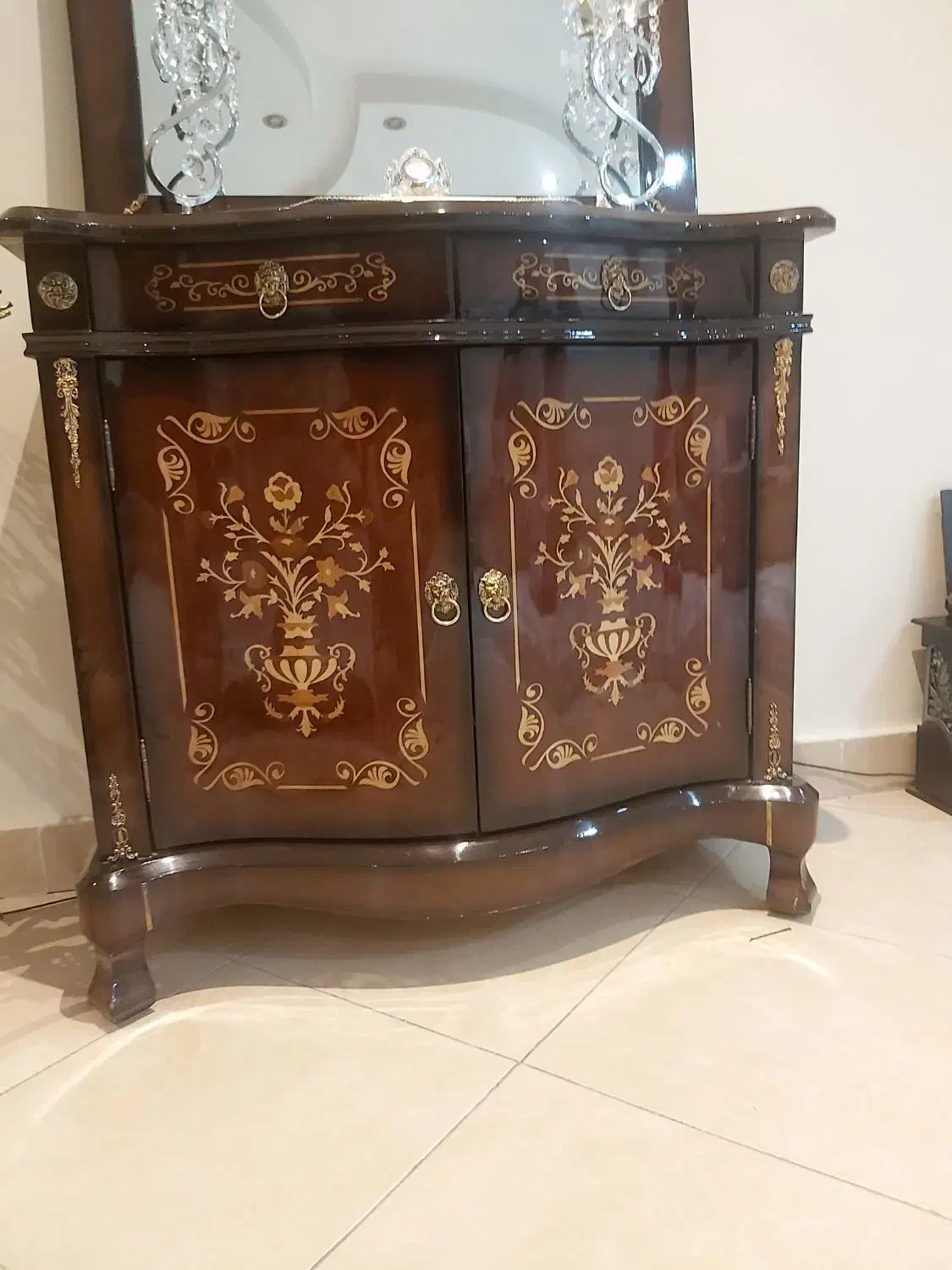 کنسول در حد نو|بوفه، ویترین، کنسول|مشکین‌دشت, |دیوار